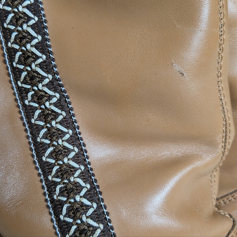 Roots Brown Winter Boots with Black Accents - Picture 6 of 7